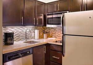 King Suite | Heated Pool & Hot Tub. Free Breakfast Buffet. Near Jordan Landing!