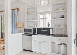 “Kingfisher” (3029 Southerly Way) 2 person creekside bungalow at Kiawah River