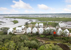 “Kingfisher” (3029 Southerly Way) 2 person creekside bungalow at Kiawah River