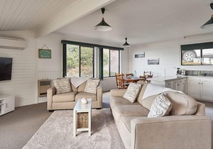 KINGFISHER COTTAGE Beachfront at Bay of Fires