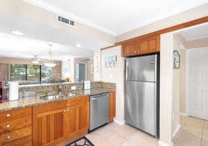 Kingston Resort: Winter rates, Ground floor, 7 min walk to beach, two decks