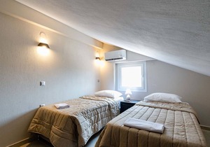 Kiosse Maison 1 by TravelPro Services - Nea F...