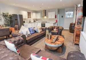 KNIGHTS CORNER STANHOPE CASTLE, pet friendly in Stanhope