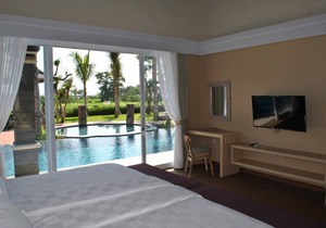 Kori Maharani Villas - Lagoon Pool Access 1
