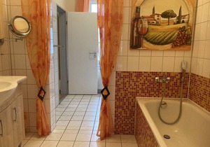 "krähenhorst" Wohnen mit Charme auf 100 m² in der Historischen Villa Seeperle