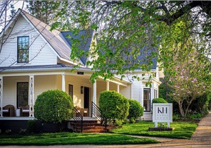 Kubli Haus - Suite #1 ~ Luxury, Style & Location, 1 block to Britt