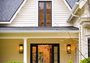 Kubli Haus - Suite #4 ~ Luxury, Style & Location, 1 block to Britt