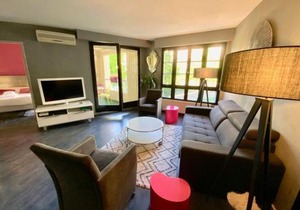 L' Antigone - Air conditioning Wifi and Parking!