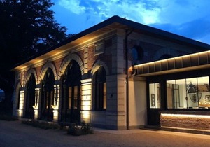 L Orangerie de Chatel for 8 2019 Figaro Magazine cover heated swimming poll