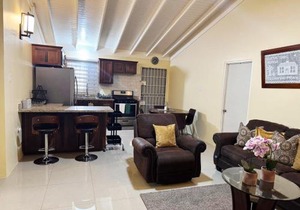 L&V Paradise Vacation Home with Pool and Gym