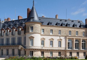 L1 St-Quentin-en-Yvelines : Apartment with parking space