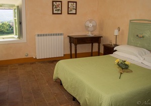 La Casatorre di Ponticello. Casale di campagna con ampio giardino e piscina
