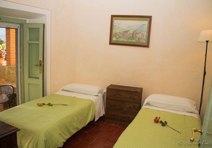 La Casatorre di Ponticello. Casale di campagna con ampio giardino e piscina