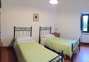 La Casatorre di Ponticello. Casale di campagna con ampio giardino e piscina