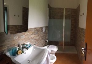 La Casatorre di Ponticello. Casale di campagna con ampio giardino e piscina