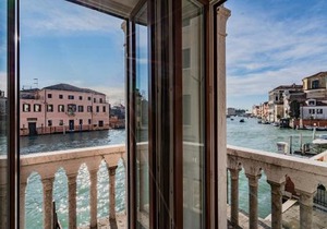 La Loggia Grand Canal