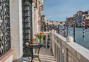 La Loggia Grand Canal