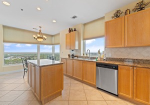 La Playa 901- Beach Front with Stunning Views