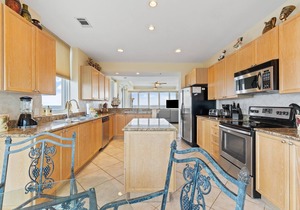 La Playa 901- Beach Front with Stunning Views