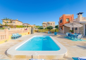 La Playita - Three Bedroom Villa, Sleeps 6