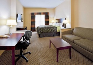 La Quinta Inn & Suites by Wyndham Tampa Central Suite, 1 King Bed, Non Smoking
