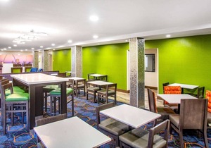 La Quinta Inn by Wyndham St. Louis Hazelwood - Airport North