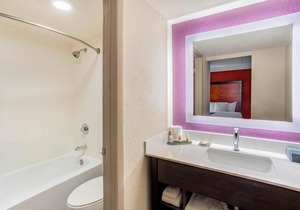 La Quinta Inn by Wyndham Chicago O'Hare Airport