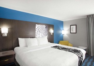 La Quinta Inn & Suites St Louis Hazelwood - Airport North