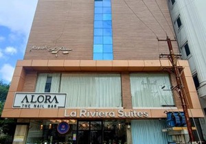 La Riviera Suites