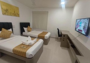 La Riviera Suites