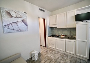 La Ventola 4-bedroom apartment in residence with pool, A.C, WIFI