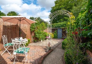 Lady Cottage