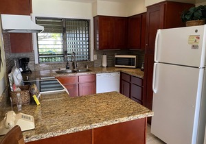 Lae Nani 336. Top floor 2-bedroom condo with beautiful ocean views at attractive rates.