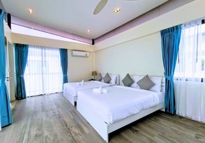 Laguna Park with pool on the 1st floor