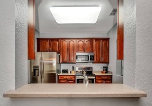 Lake and Sunset views * Renovated * near Convention Center!