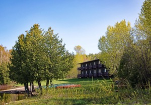 Lake Fanny Hooe Resort - 2 bed with Balcony by RedAwning