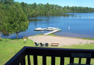 Lake Fanny Hooe Resort - 2 bed with Balcony by RedAwning