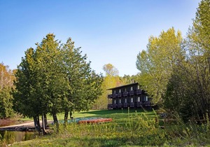 Lake Fanny Hooe Resort-2 Bed With Balcony #12 Hotel Room