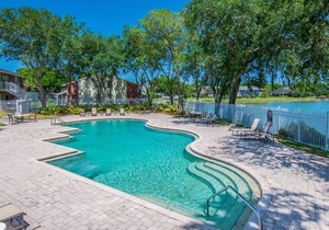 Lake Front - Corner Unit - 2 Bedroom 2 Bath