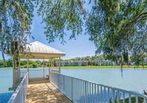 Lake Front - Corner Unit - 2 Bedroom 2 Bath