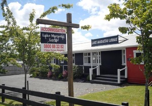 Lake Maraetai Lodge
