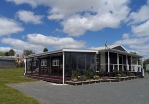Lake Maraetai Lodge