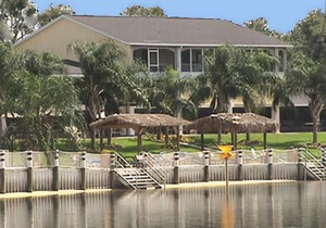 Lake Roy Beach Inn - Winter Haven