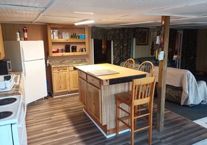 Lake Sam Rayburn Cabins, Back Cabin #2 at Monterrey Park an Boat Launch area # 2