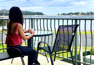 Lake Views @ Penguin Mews - Unit 1 - 5+ nights