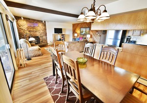 Lakefront, Amazing Views, In Town. Available for 30 Days or More Only