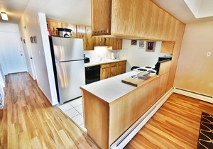 Lakefront, Amazing Views, In Town. Available for 30 Days or More Only