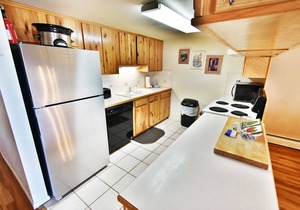 Lakefront, Amazing Views, In Town. Available for 30 Days or More Only