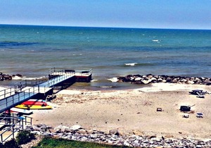 LAKEFRONT CONDO-BEACH WALKOUT-2 BR/2 Bath Sleeps 6