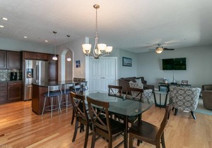 Lakefront Condo Sleeps 7-3br/2ba private beach/balcony/indoor pool specials-ask
